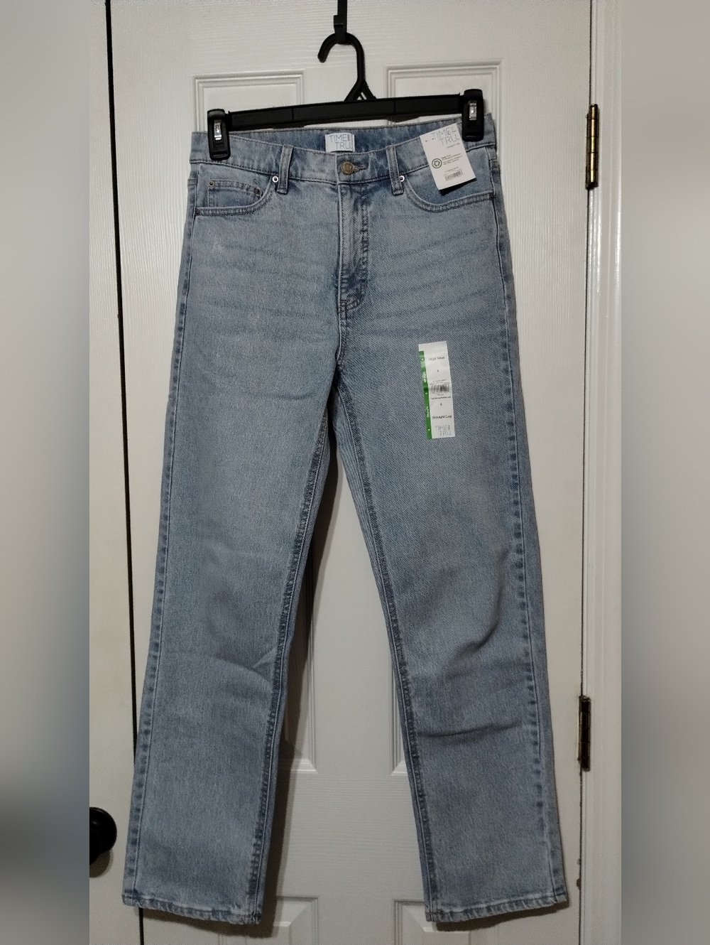 NWT Time & Tru High Rise Straight Leg Jeans Light Wash Women’s Size 6